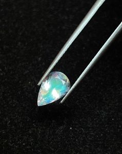 Piedra lunar arcoíris azul brillante, piedra preciosa natural arcoíris, corte de pera. - Product Image 2