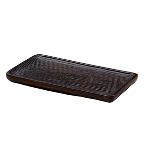 Nueva Bandeja de Madera de Nogal Cuadrada, Bandeja de Servicio de Madera con Relieve Oscuro, Plato Asimétrico para Servir, Plato para Sushi y Aperitivos - Product Image 1