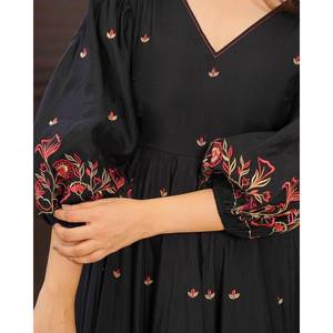 Hermoso conjunto de algodón Anarkali ropa de mujer impresa digital con parte inferior y Dupatta - Product Image 2