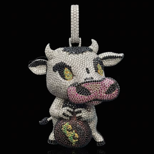 Colgante de vaca de dibujos animados con diamantes y piedras pavé multicolor de plata 925 |   Joyas de Lujo con Diseño de Animales para Fiestas Hip Hop - Product Image 1