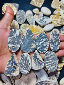 Venta al por mayor 100% Natural Druzy Psilomelane Dendrite Cabochons Cristal Opal Piedra preciosa Fabricación de joyas en todos los tamaños - Product Image 2