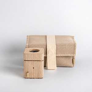 Elegante Quemador de Incienso de Madera con Diseño Moderno a Rayas para una Fragancia Aromática en el Hogar y Espacios de Meditación - Product Image 1