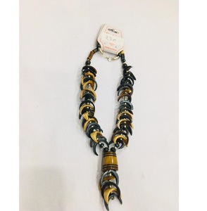 Collier Pendentif Chrétien en Perles d'Os Naturelles et Turquoise, Bijou Bohème Fait Main pour Femme, Idéal pour les Occasions Festives - Product Image 4