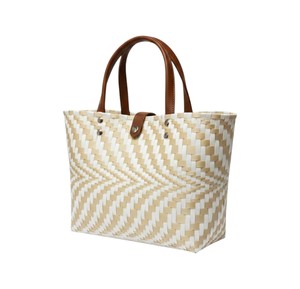 Sac à main et sac fourre-tout tissé en plastique fait main, motif géométrique, pour femme, idéal pour l'été et la plage, usage quotidien décontracté et populaire - Product Image 1