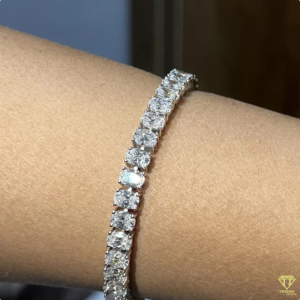 Pulsera de moissanita con apariencia de diamante de primera calidad, con piedras redondas perfectamente alineadas, con un brillo excepcional y una belleza lujosa. - Product Image 2