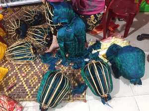 Lanterne en soie asiatique très vendue, idéale pour les fêtes / Lanterne traditionnelle vietnamienne en soie - Product Image 4