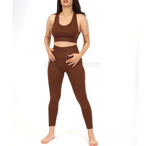 Ensemble de yoga pour femmes de qualité supérieure, matière légère et extensible, idéal pour la gym, les entraînements, le fitness et les mouvements quotidiens - Product Image 4