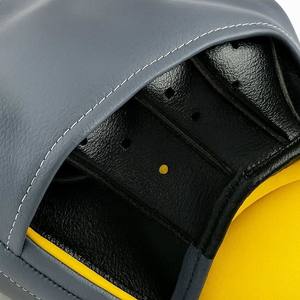 Guantes de Boxeo Curvos de Piel de Primera Calidad para Entrenamiento Profesional, Personalizables OEM - Product Image 4