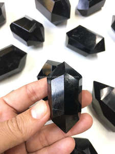 Meilleure vente de cristal de pointe de tourmaline noire naturelle en gros Artisanat en pierre semi-précieuse de style Feng Shui pour la méditation - Product Image 2