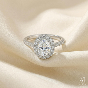 Anillo de Compromiso Solitario con Halo de Moissanita de Corte Ovalado y Engaste de Plata de Ley 925 con Baño de Oro para Mujer - Product Image 6