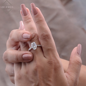 Bague solitaire ovale de luxe en or blanc avec pavé de diamants, pour fiançailles, mariage, cadeau, fournisseur de bijoux fins pour femmes - Product Image 5