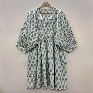 Tunique Mini Formelle en Coton 100% Écologique Imprimée à la Main Motif Floral, Col en V, Manches 3/4, Ourlet Volanté en Dentelle, Lavable Naturellement - Product Image 1