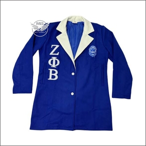 Manteau formel bleu Zeta Phi Beta avec lettres et écusson brodés, revers contrastant, manches longues, coupe ajustée - Product Image 1