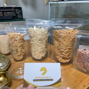 Copos de Coco Crujientes, Material Natural de Pulpa de Coco Madura para Mezclar en Desayunos y como Snack, Vietnam - Product Image 2