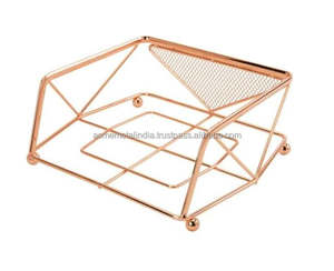 Servilletero de diseño cuadrado en latón de primera calidad con elegante estructura de pie perfecto para accesorios de vajilla de cena - Product Image 4