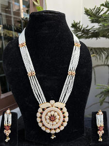 Harpière traditionnelle indienne Jal Puwai en laiton longue avec base pour femmes - Product Image 2