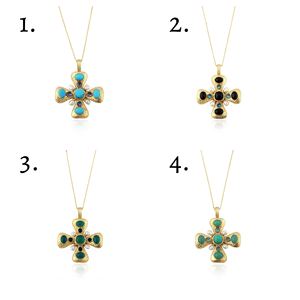 Colgante de Cruz Religiosa Católica con Gotas de Perlas y Múltiples Gemas de Ónix Verde, con Acento de Circonita Negra, Chapado en Oro de 18K sobre Latón Sólido, para Boda - Product Image 6