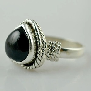 Bague en onyx noir en forme de cœur, argent sterling 925, faite à la main, bijou de promesse pour femme, cadeau, sertissage clos, pierre de naissance de décembre - Product Image 1
