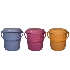 Seau en plastique écologique sans BPA de 16 L avec poignée et couvercle, couleur personnalisée pour le stockage de l'eau et le nettoyage - Product Image 2