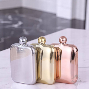 Elegante botella de bolsillo de acero inoxidable en plata, oro y oro rosa, perfecta para regalar y para eventos de lujo, fiestas y festivales. - Product Image 5