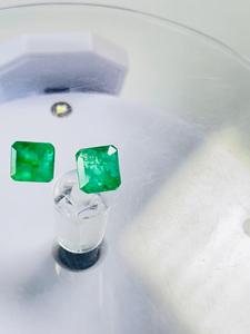 Par de Esmeraldas Naturales de Zambia, Corte Octogonal, 2.90 Quilates, Certificado IGI, Color Verde Premium, Excelente Brillo, Calidad Fina, 5-10 mm, Piedra Preciosa - Product Image 5