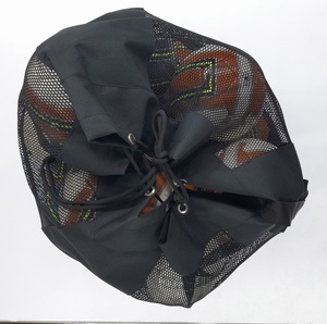 Sac de transport de football en maille ronde personnalisé avec bandoulière réglable, design minimaliste portable, noir, 22 pouces, pour hommes - Product Image 5
