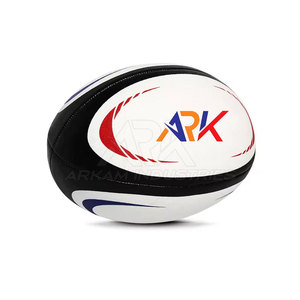 Ballon de rugby durable avec une matière antidérapante pour l'entraînement au passage et les séances en extérieur - Product Image 2