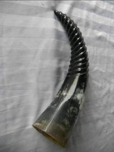 Support en métal de corne à boire de vache de boeuf hautement poli Sculpture de style nautique personnalisée pour verre à vin blanc lors des fêtes de Noël - Product Image 6