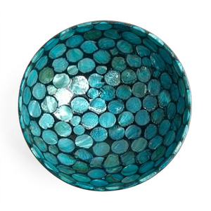 Bol en coquille de noix de coco avec motif sculpté détaillé, design éco-responsable, finition polie pour cuisines - Product Image 2