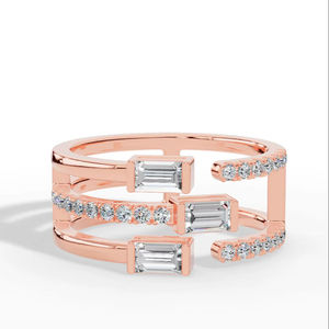 Anillo de Plata 925 con Diamantes Cultivados en Laboratorio, Corte Baguette y Brillante, Diseño Cascada, Proveedor Mayorista de Joyería Fina OEM - Product Image 2