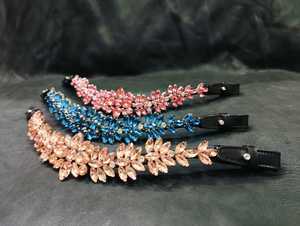 Élégante muserolle noire en cuir véritable de selle anglaise avec pierres bleues facettées et accents argentés pour l'équitation western, modèle CB-96 - Product Image 4