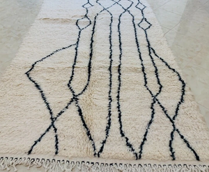 Alfombra Persa Marroquí Hecha a Mano, de Lana Multicolor Blanca y Negra, Ecológica, Antideslizante, con Patrón de Pelo Medio para Sala de Estar - Product Image 4