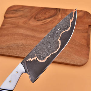 Cuchillo de chef de cobre damasco hecho a mano de primera calidad con mango ergonómico de madera para cocina profesional y preparación de alimentos. - Product Image 5