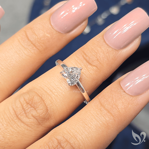 Bague solitaire en diamant de laboratoire taille cœur de 1,00 carat en or massif 18 carats |   Bijoux de fiançailles pour femmes certifiés IGI - Product Image 5