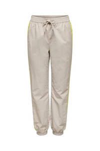 Conjunto de Pantalones Cortos Deportivos de Nailon Reflectante Ligero para Mujer, Personalizado OEM ODM con Logotipo Completo, para Primavera/Verano y Otoño - Product Image 4