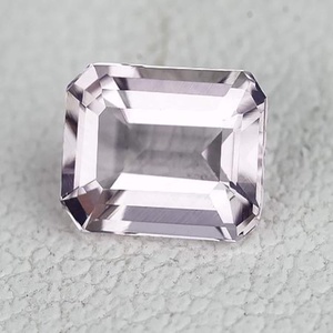 มอร์แกไนต์สีขาวสังเคราะห์ทรงเอเมอรัลด์คัท 6 มม. คุณภาพสูงจากเหมือง ขายส่งอัญมณีสำหรับทำเครื่องประดับ - Product Image 1
