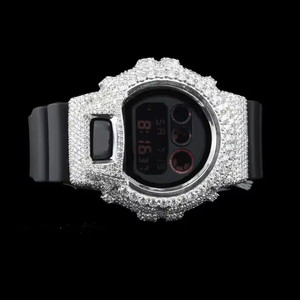 Elegante reloj digital estilo hip hop con bisel plateado y piedras brillantes para un look de joyería moderna y atrevida para hombres. - Product Image 1