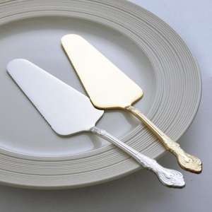 Cuchillo decorativo para tartas de acero inoxidable diseñado para mejorar la presentación de la mesa durante eventos ceremoniales de corte de tartas - Product Image 3