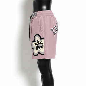 Shorts coupe-vent pour femmes, tissu polyester premium coupe-vent et respirant, couleur rose, design avec logo. - Product Image 3