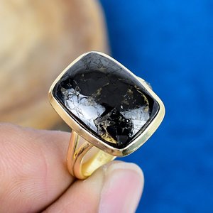Bague en shungite naturelle en forme de coussin, or 18 carats micro-plaqué sur argent sterling 925 - Product Image 2