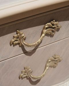 Tiradores de latón tradicionales para cajones, diseño ornamental en forma de puente, multifunción, fácil instalación para herrajes de cómodas y gabinetes. - Product Image 1