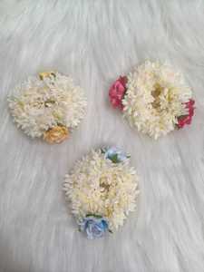 Gajra de Flores de Jazmín y Rosa Hecha a Mano, Accesorio para el Cabello de Novia, Decoración para Haldi, Sangeet, Eid, Onam, Pongal - Product Image 2