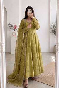 Robe Anarkali pakistanaise jaune brodée à manches longues avec dupatta, ensemble de robe traditionnelle indienne en soie organza tabby - Product Image 2