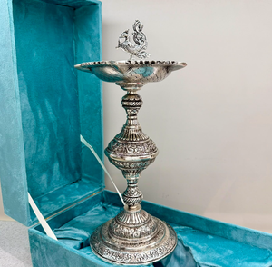 Quemador de Incienso Redondo de Aluminio Antiguo, Diseño Feng Shui Hecho a Mano para Bodas y Decoración del Hogar, Duradero y Ligero para Uso en Mesa - Product Image 1