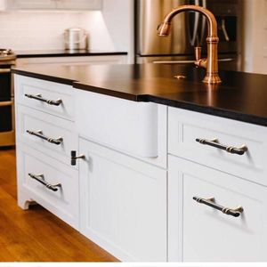 Tiradores y pomos de cajón en forma de T negros y dorados para armarios y puertas de cocina - Herrajes de primera calidad - Product Image 3