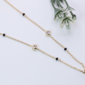 Collier Lariat Mangalsutra Élégant et Luxueux pour Femme en Or Jaune avec Diamant de Laboratoire Taille Poire, Sertissage Bezel et Perles Noires, Idéal pour Mariage - Product Image 4
