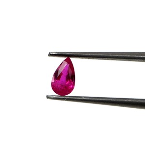 Rubíes naturales sin tratar de Mozambique, calibrados en forma de pera de 4x6 mm, piedras preciosas de rubí facetadas naturales sueltas para la fabricación de joyas, listas para usar. - Product Image 2