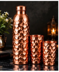 Botella de Agua de Cobre Martillado Hecha a Mano con Tapa y Juego de 2 Tazas, Botella Tradicional de Metal para Bebidas - Product Image 6