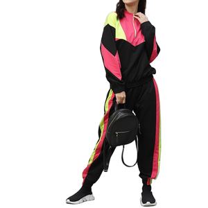 Venta caliente 10% Descuento Último chándal elegante Conjunto de chándal Mujeres Velour Hoodie Jogger Patchwork Chándal Terciopelo de dos piezas - Product Image 1