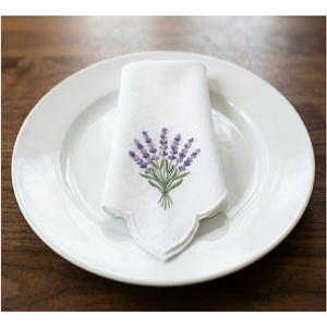 Serviette de table carrée en lin personnalisée, brodée, lavande, délavée, durable, réutilisable, lavable en machine, bord festonné - Product Image 1